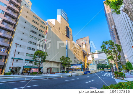 日本橫濱市景 橫濱站、橫濱站西口地下停車場、信息科學職業學校等景觀(從南10號出口) 日本橫濱市景 橫濱站、橫濱站西口地下停車場、信息科學職業學校等景觀(從南10號出口) 104337816