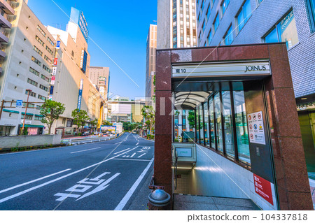 日本橫濱市景 橫濱站、橫濱站西口地下停車場、信息科學職業學校等景觀(從南10號出口) 日本橫濱市景 橫濱站、橫濱站西口地下停車場、信息科學職業學校等景觀(從南10號出口) 104337818