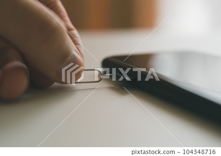 更換 SIM 卡 104348716