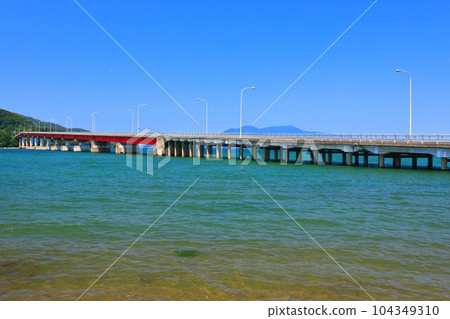 [Fukui Prefecture] Aoto Bridge in sunny weather 104349310