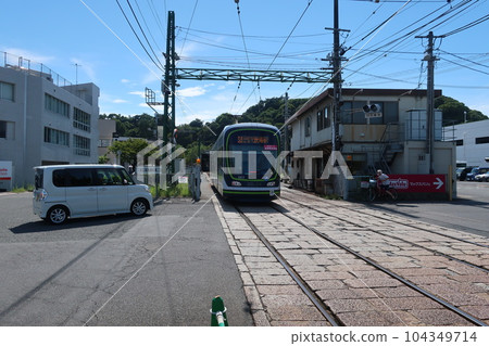 車庫裡的火車 104349714
