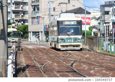車庫裡的火車 車庫裡的火車 104349737
