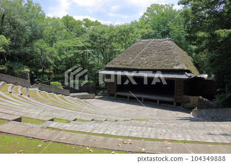 四國村三世岩小豆島鄉間歌舞伎舞台(江戶時代後期、高松市指定有形文化財產) 四國村三世岩小豆島鄉間歌舞伎舞台(江戶時代後期、高松市指定有形文化財產) 104349888
