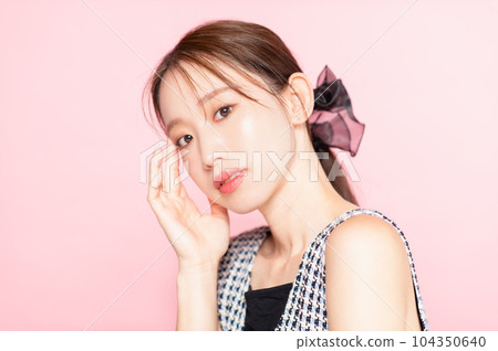 年輕女子古典美 104350640