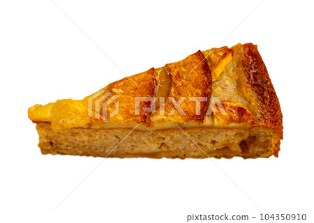 On round plate small piece of fresh soft apple pie with delicate crispy crust On round plate small piece of fresh soft apple pie with delicate crispy crust 104350910