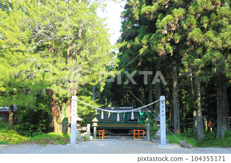 日雲神社(信樂高原鐵道經過境內)【滋賀縣甲賀市信樂町雲井站附近】 日雲神社(信樂高原鐵道經過境內)【滋賀縣甲賀市信樂町雲井站附近】 104355171