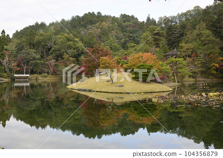 Shugakuin Imperial Villa Kami-Rikyu Koyo 104356879
