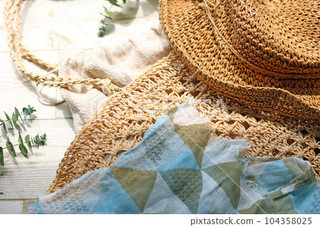 Woven bag, straw hat and mosquito net fabric scarf summer outing outfit 104358025