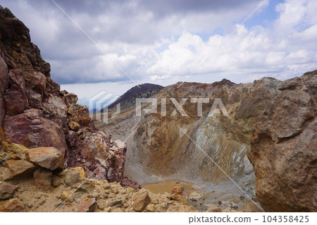 Mt. Akanake火山口 104358425