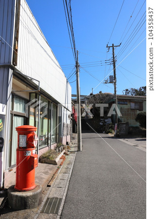 圓形郵箱的千葉伊隅風景(千井藥店前) 圓形郵箱的千葉伊隅風景(千井藥店前) 104358437