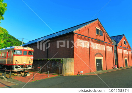 [Fukui Prefecture] Tsuruga Red Brick Warehouse on a sunny day 104358874