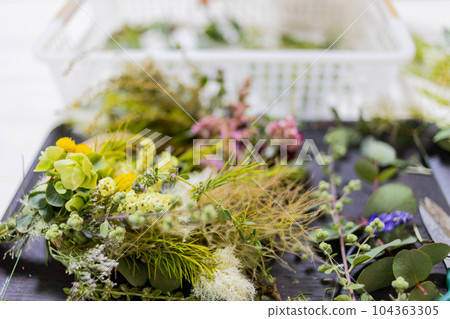 香草花環製作 香草花環製作 104363305