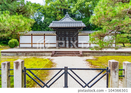 Fushimi Ward, Kyoto City Emperor Toba Mausoleum of Anrakujuin Temple Fushimi Ward, Kyoto City Emperor Toba Mausoleum of Anrakujuin Temple 104366301