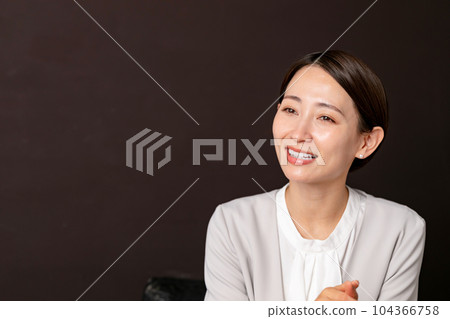 Woman having a conversation Interview Woman having a conversation Interview 104366758