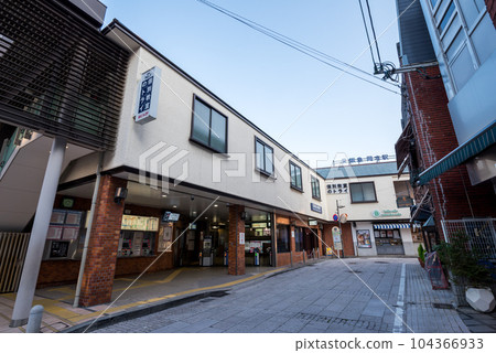 [Hankyu Kobe Main Line] Scenery in front of Okamoto Station in the early morning 104366933