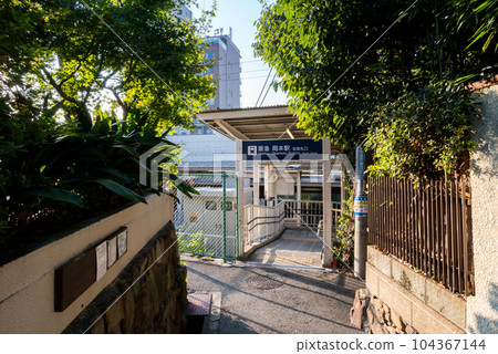 【阪急神戶本線】清晨岡本站北檢票口 104367144