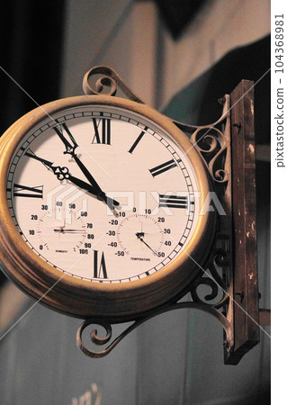 clock that ticks clock that ticks 104368981
