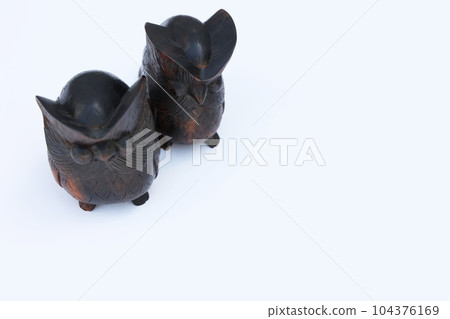 一對好木頭貓頭鷹 一對好木頭貓頭鷹 104376169