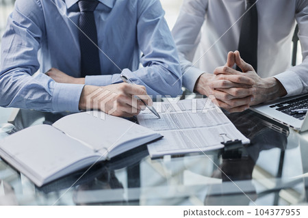 Teamwork read contract for accounting strategy, planning or company portfolio review. 104377955