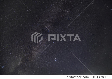 秋天的星空、夏日的三角和天鵝座 104378090