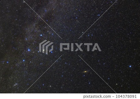 秋天的星空仙后座星座和仙女座星系 104378091