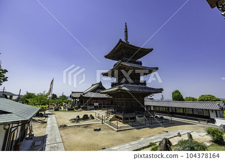 Yokeiji Temple Three-storied Pagoda Setouchi City, Okayama Prefecture 104378164