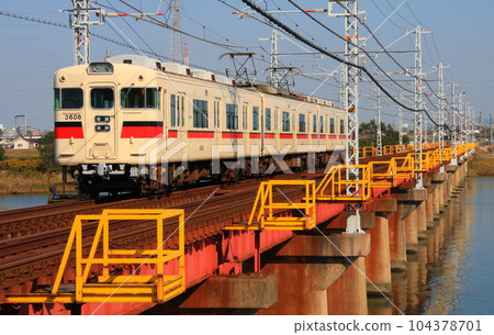 山陽電鐵 3000 系列列車穿越加古川大橋 山陽電鐵 3000 系列列車穿越加古川大橋 104378701