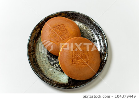 Japanese confectionery Dorayaki A delicious Japanese confectionery with plenty of bean paste in between the moist and fluffy dough 104379449