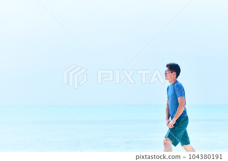 sea people movement 104380191