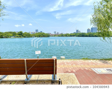 水與綠的綠洲，福岡市大濠公園 104380943