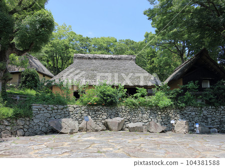 四國村 Miuseam 從鵝卵石廣場看到的河野家住宅（1700 年代初期，國家指定重要文化財產） 104381588