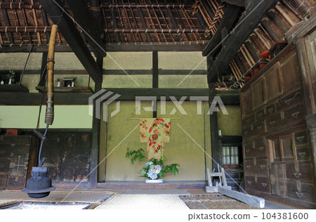 四國村三世岩河野家住宅本館（1700年代初期，國家指定重要文化財產） 104381600