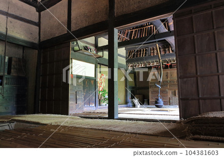 四國村三世岩河野家住宅本館(1700年代初期,國家指定重要文化財產) 四國村三世岩河野家住宅本館(1700年代初期,國家指定重要文化財產) 104381603