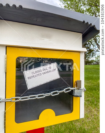 Little free library closed and locked due to vandalism.  104381906