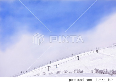 Niseko Ski Resort for Spring Skiing, Lifts and Slopes 104382102