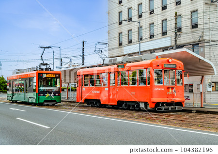 愛媛伊予鐵道~松山站附近運行的電車~ 愛媛伊予鐵道~松山站附近運行的電車~ 104382196
