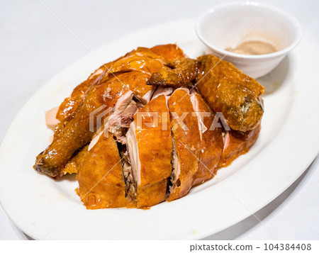 Chopped BBQ boiled chicken - A Popular Taiwanese food 104384408