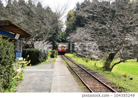 Ichihara City Kominato Railway Line Itabu Station platform and train Ichihara City Kominato Railway Line Itabu Station platform and train 104385249