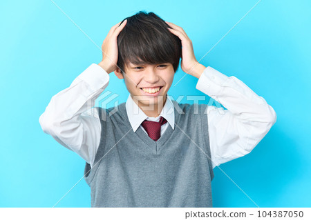 男 初中生 高中生 104387050