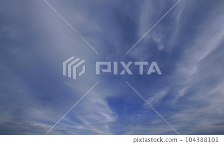 傍晚天空放射狀雲彩・初夏・超廣角・天空為主・230624pm 104388101