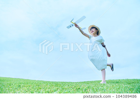 Children's play 104389486
