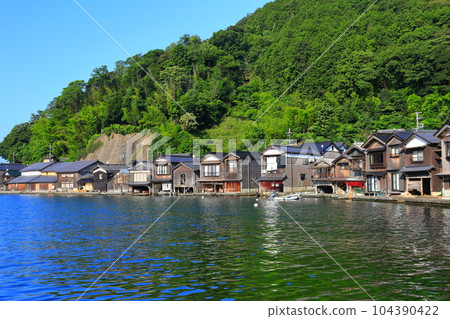 [京都府] 天氣好的伊根船屋 104390422