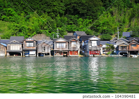 [京都府] 天氣好的伊根船屋 104390481