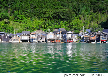 [京都府] 天氣好的伊根船屋 104390489