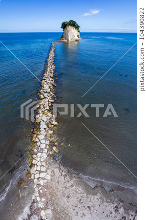 Drone | Mitsukejima (also known as Gunkanjima), a tourist attraction in Noto, and blue sky | Taken in June 2023 (after the earthquake) | Suzu City, Ishikawa Prefecture 104390822