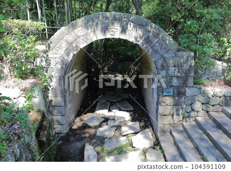 四國村三瀨庵拱橋(原金比羅五街道高松公路沿線的橋樑,因縣道擴建而遷移) 四國村三瀨庵拱橋(原金比羅五街道高松公路沿線的橋樑,因縣道擴建而遷移) 104391109