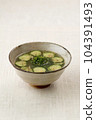 夏天推薦涼味噌湯，黃瓜和青紫蘇做起來很簡單 104391493