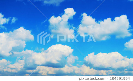 藍天白雲美麗雄偉的景色 藍天白雲美麗雄偉的景色 104391994