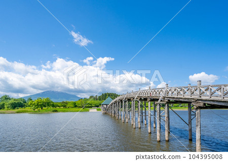 Tsuru-no-Mai Bridge 300 meters in length Japan's tallest three-tiered wooden bridge Tsuru-no-Mai Bridge 300 meters in length Japan's tallest three-tiered wooden bridge 104395008