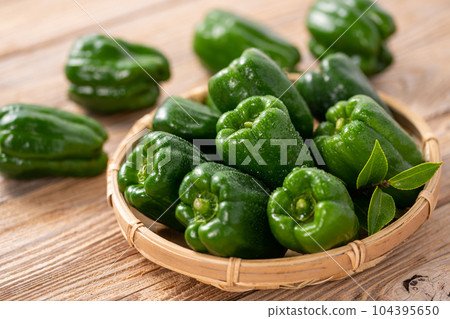 green pepper  104395650